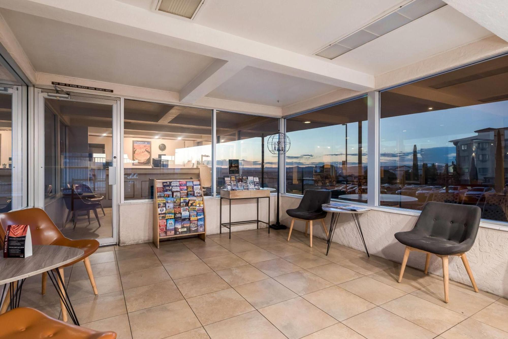 Motel Travelodge By Wyndham Page, View Of Powell Page