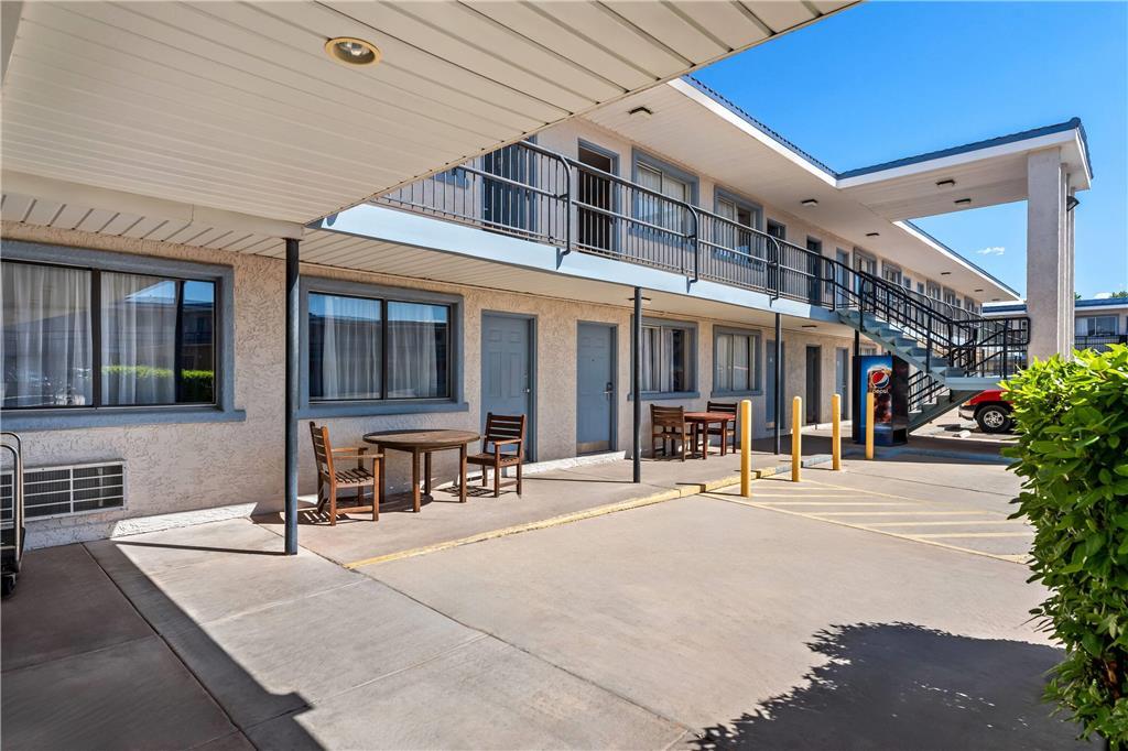 Motel Travelodge By Wyndham Page, View Of Powell