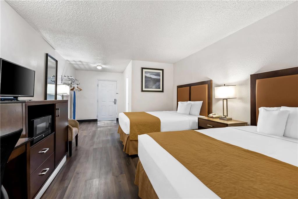Travelodge By Wyndham Page, View Of Powell