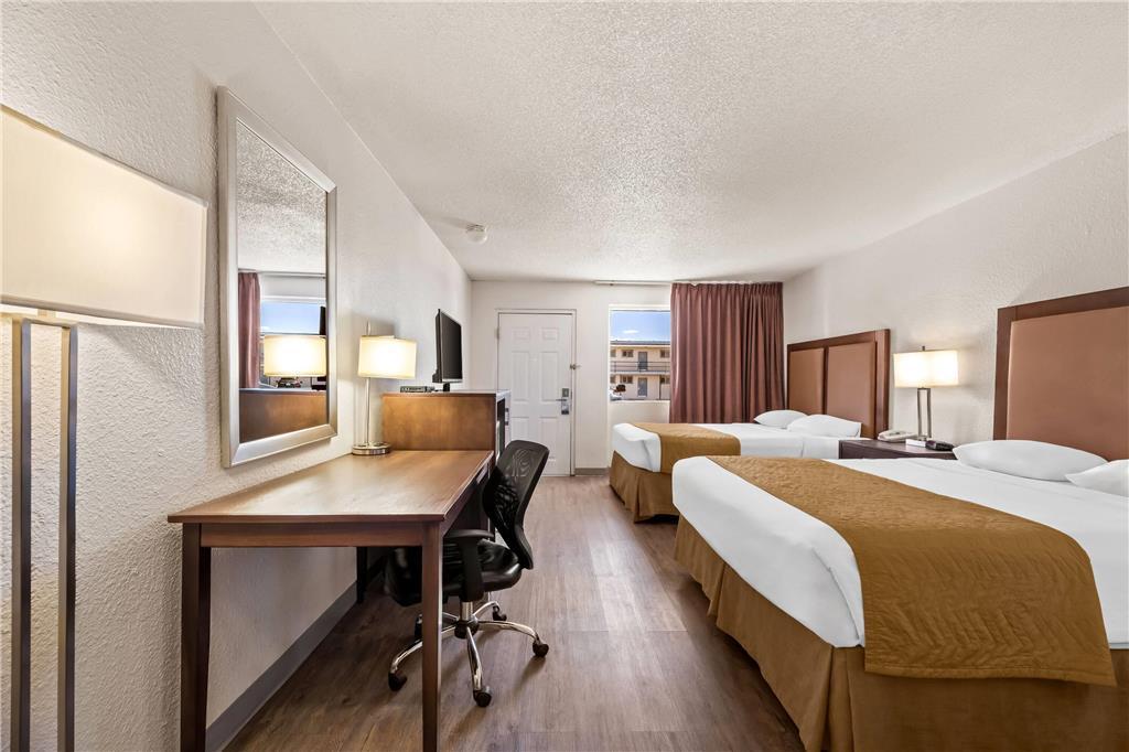 Travelodge By Wyndham Page, View Of Powell