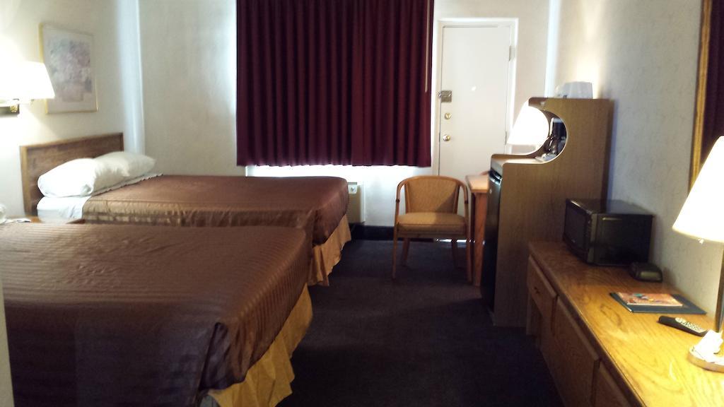 Motel Travelodge By Wyndham Page, View Of Powell 2*